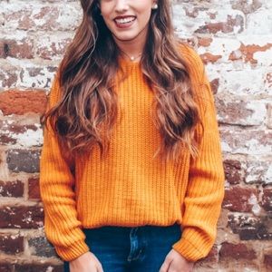 Cropped yellow sweater